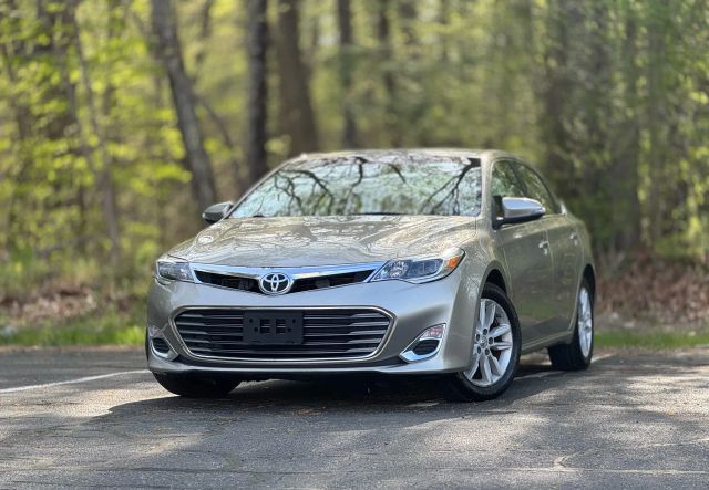 2013 Toyota Avalon Xle Sedan 4d - Image 1