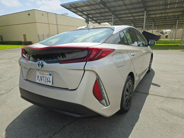 2018 Toyota Prius Prime - Image 8