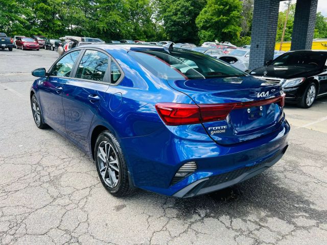 2022 Kia Forte - Image 9