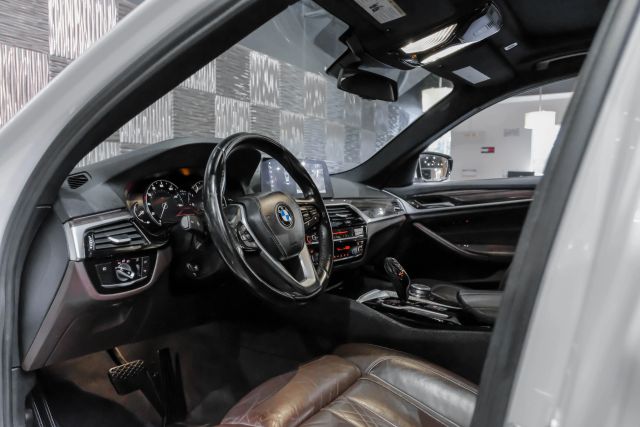 2017 Bmw 5 Series 530i Sedan 4d - Image 3