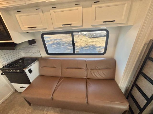 2019 Coachmen Freelander Premier - Image 5