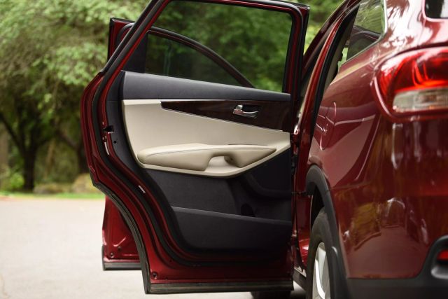 2016 Kia Sorento - Image 20