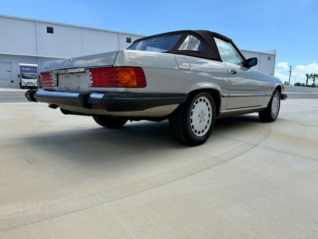 1987 Mercedes-benz 560 Series - Image 117