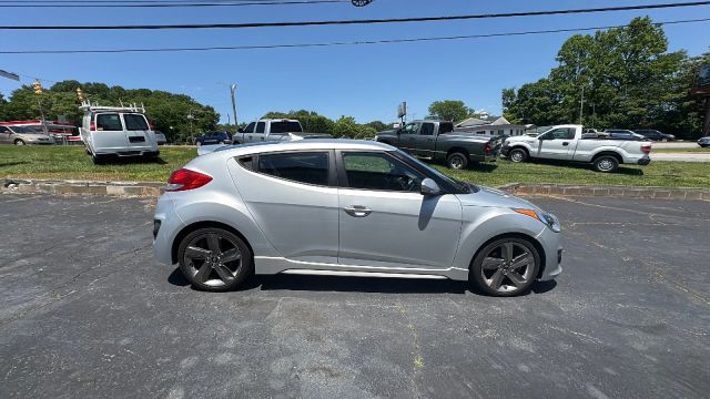 2013 Hyundai Veloster - Image 4