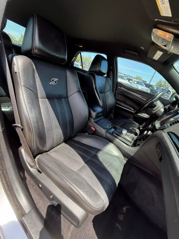 2018 CHRYSLER 300 SEDAN V6, 3.6 LITER 300S SEDAN 4D