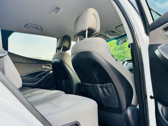 2017 Hyundai Santa Fe Sport - Image 19