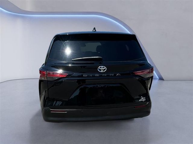 2021 Toyota Sienna - Image 4