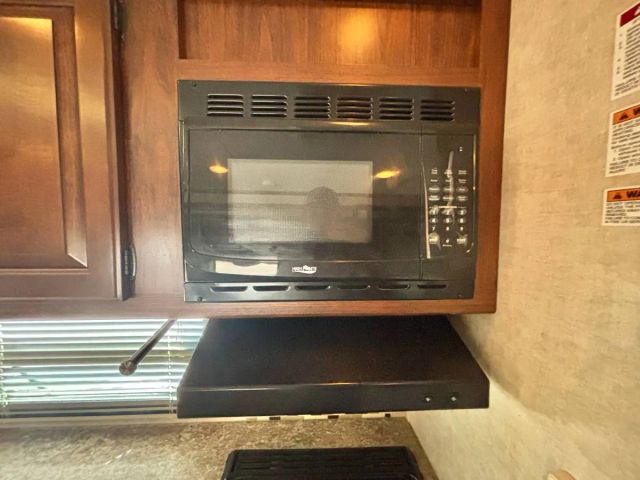 2013 Keystone Rv Laredo Super Lite - Image 7