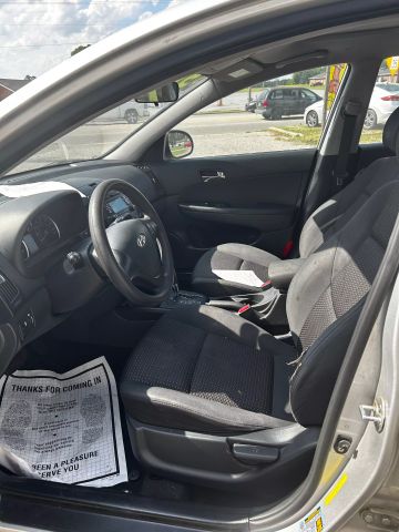 2011 Hyundai Elantra - Image 9
