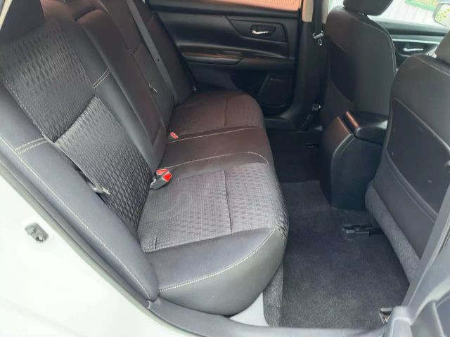 2016 Nissan Altima - Image 20