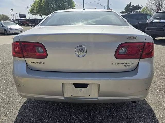 2007 Buick Lucerne - Image 2