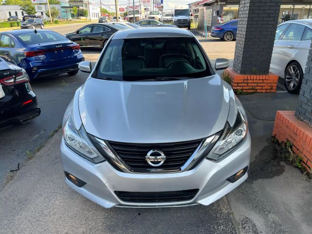 2018 Nissan Altima - Image 14