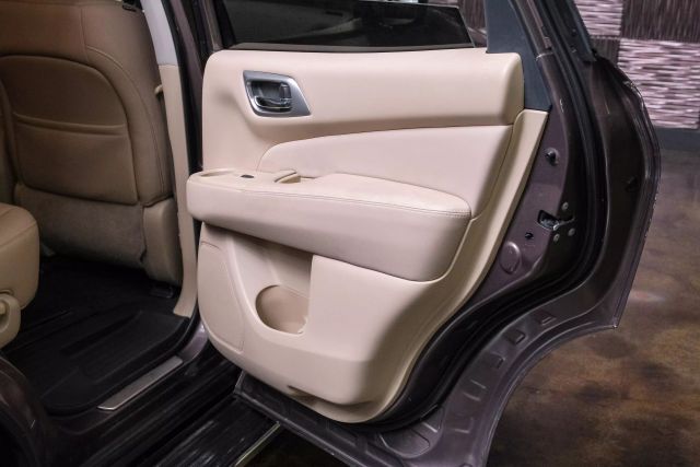 2016 Nissan Pathfinder Platinum Sport Utility 4d - Image 43