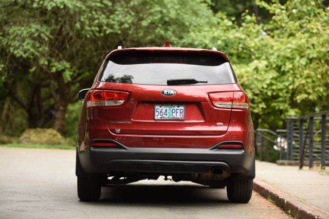 2016 Kia Sorento - Image 13