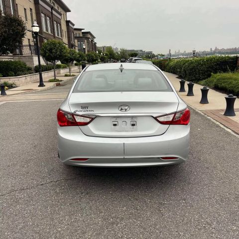 2011 Hyundai Sonata Gls Sedan 4d - Image 13