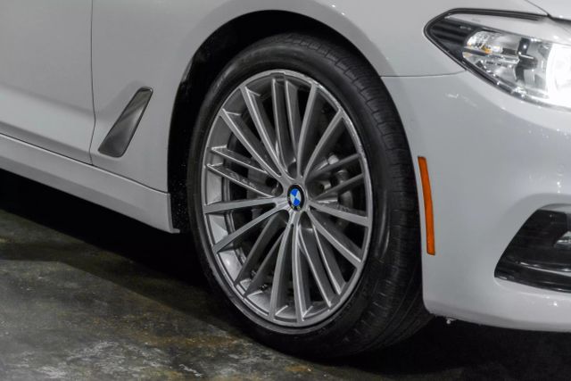 2017 Bmw 5 Series 530i Sedan 4d - Image 48