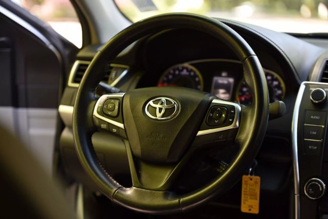 2016 Toyota Camry - Image 19