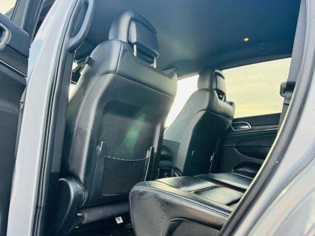 2018 Jeep Grand Cherokee - Image 17
