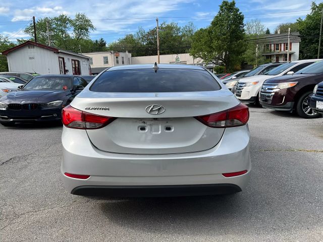 2015 Hyundai Elantra - Image 7