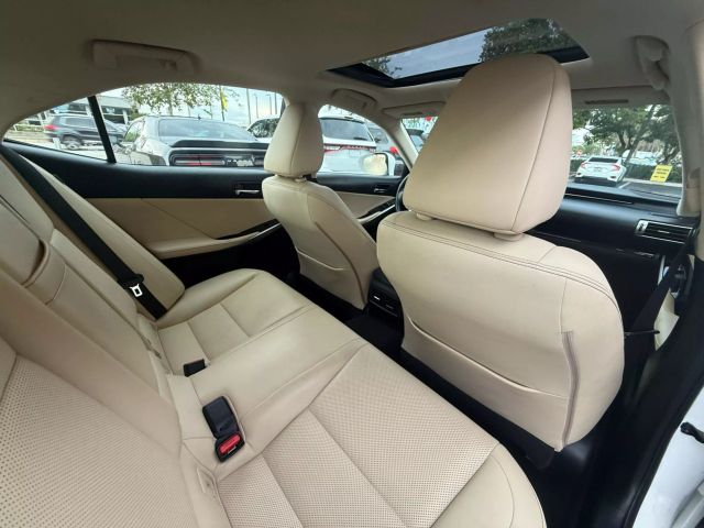 2015 Lexus Is - Image 17