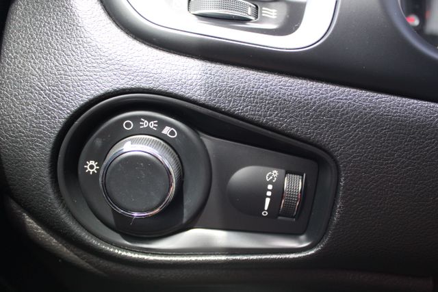 2019 Jeep Renegade - Image 8