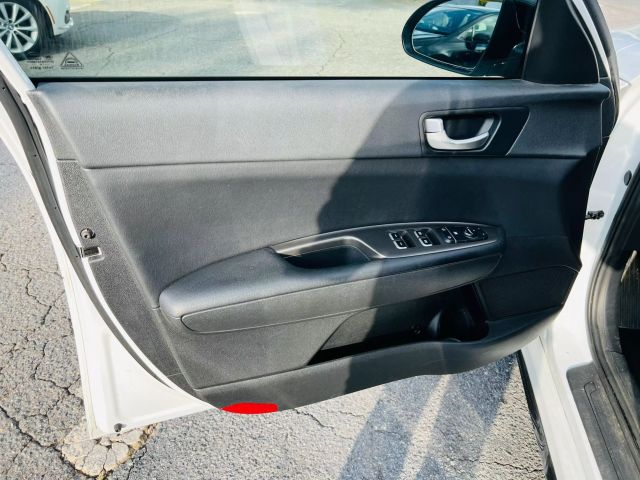 2020 Kia Optima - Image 17