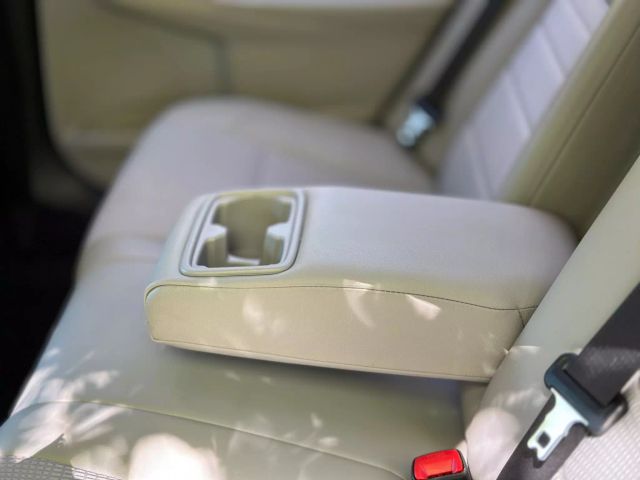 2016 Toyota Camry - Image 9