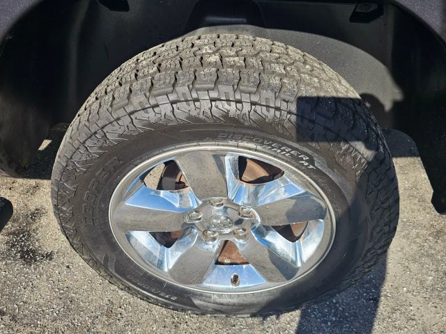 2015 Ram 1500 Crew Cab - Image 11