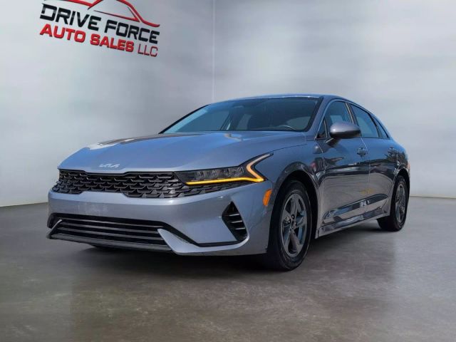 2022 Kia K5 - Image 1