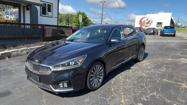 2017 Kia Cadenza - Image 1