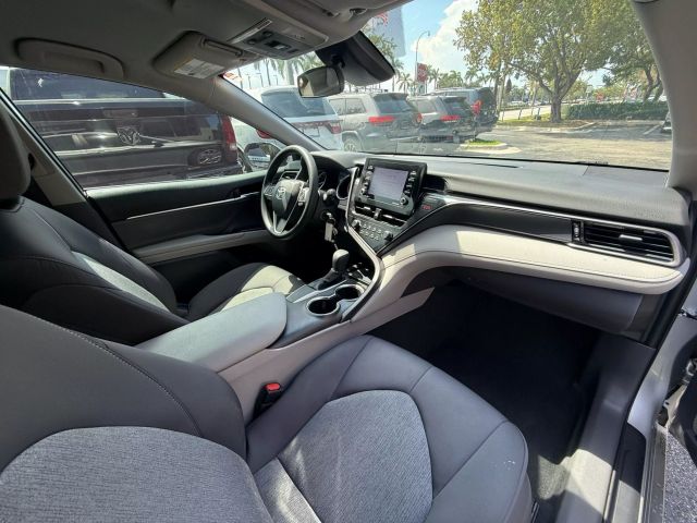 2021 Toyota Camry - Image 14
