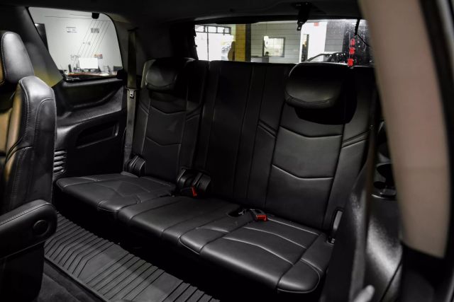 2018 Cadillac Escalade Luxury Sport Utility 4d - Image 30