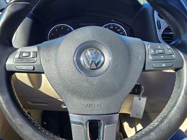 2011 Volkswagen Tiguan - Image 22