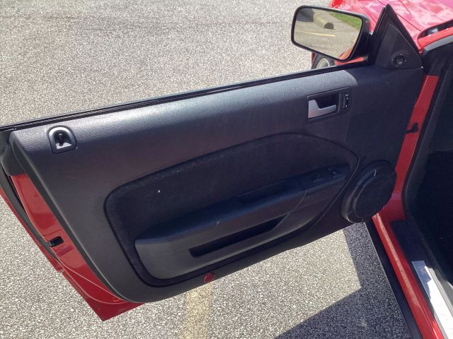 2005 FORD MUSTANG CONVERTIBLE RED AUTOMATIC - Interstate Auto Sales