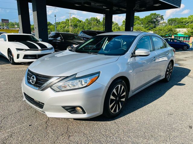 2018 Nissan Altima - Image 12