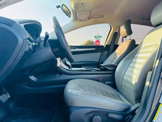 2016 Ford Fusion - Image 13