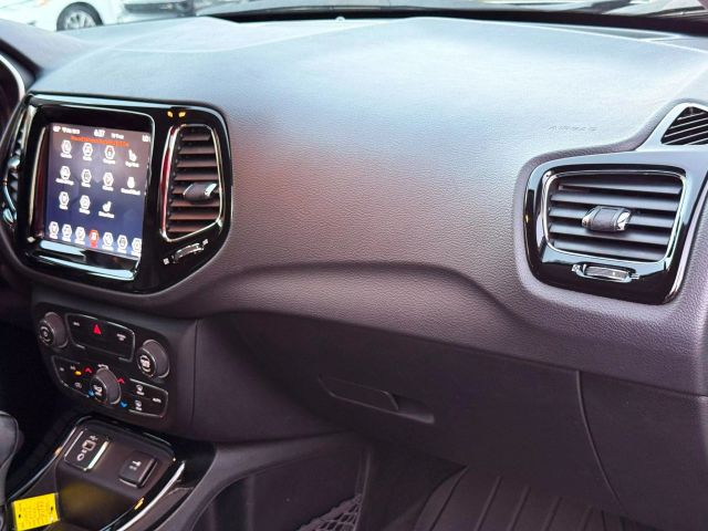 2020 Jeep Compass - Image 28