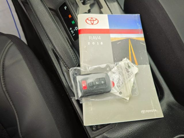 2018 Toyota Rav4 - Image 25