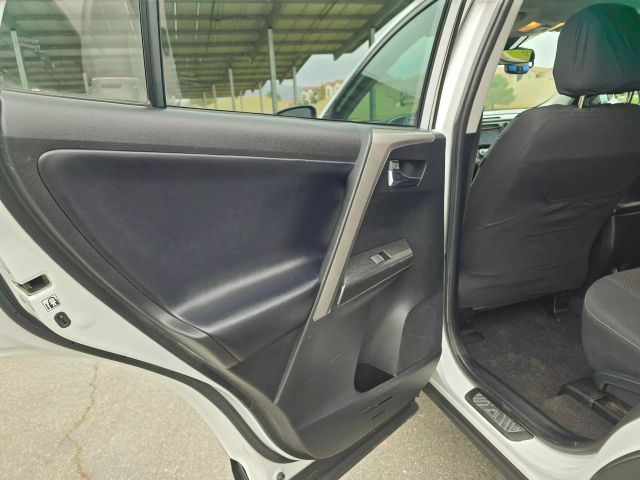 2018 Toyota Rav4 - Image 36