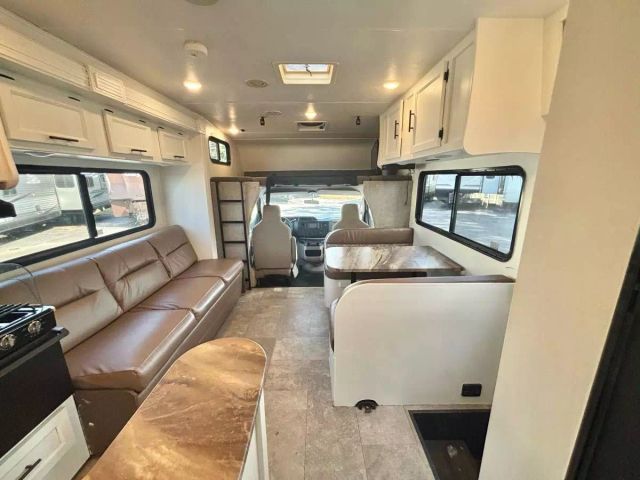 2019 Coachmen Freelander Premier - Image 21