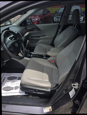 2017 Honda Accord - Image 11
