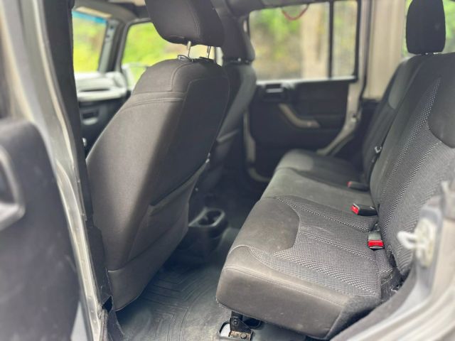 2016 Jeep Wrangler - Image 6