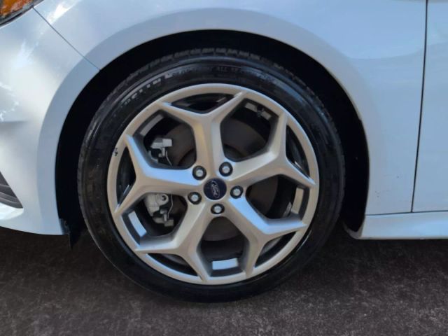 2016 Ford Focus - Image 14