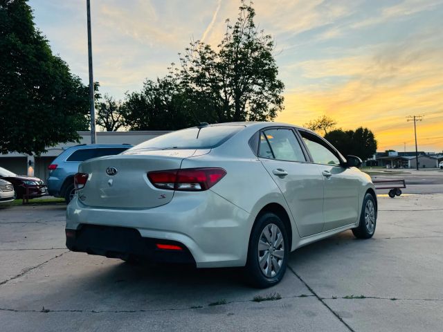 2018 Kia Rio - Image 10