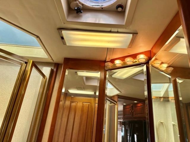 2005 Monaco Dynasty Platinum - Image 14