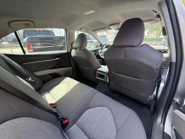 2021 Toyota Camry - Image 17