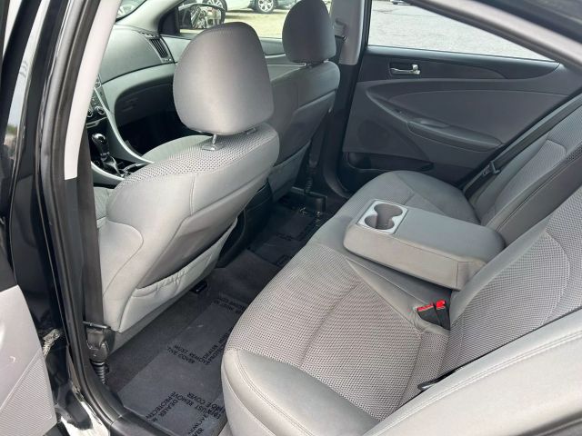 2014 Hyundai Sonata - Image 10