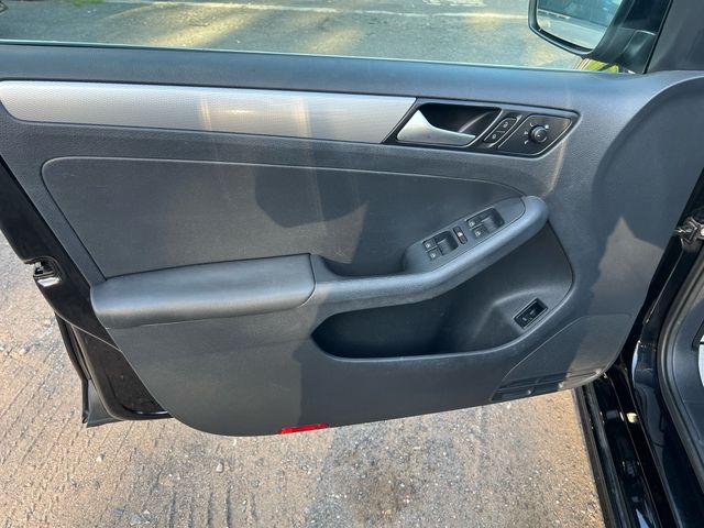 2017 Volkswagen Jetta - Image 19