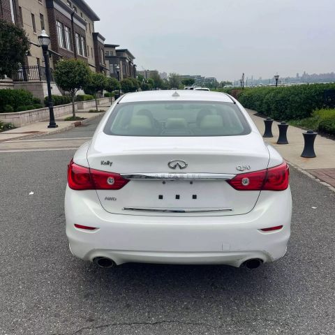 2015 Infiniti Q50 3.7 Premium Sedan 4d - Image 6