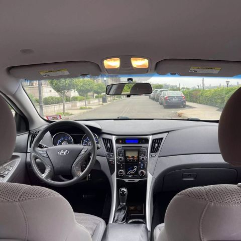 2011 Hyundai Sonata Gls Sedan 4d - Image 19